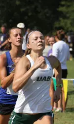 Cross Country Team Completes Commodore Classic