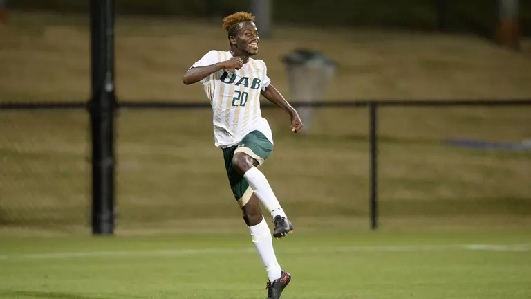 Blazers Defeat Florida Atlantic to Keep Home Unbeaten Streak Alive