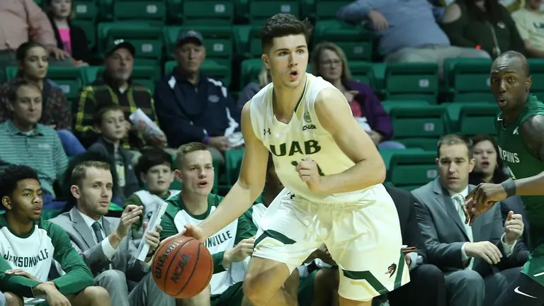 Blazers Down Chattanooga Behind Hot Shooting