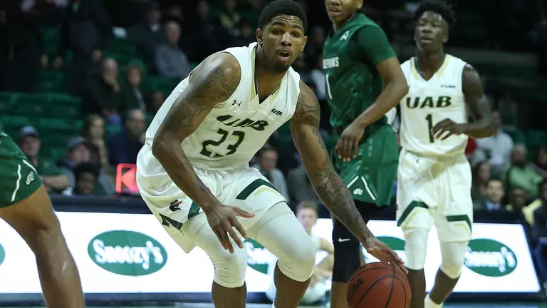 Blazers Extend Win Streak Over Troy