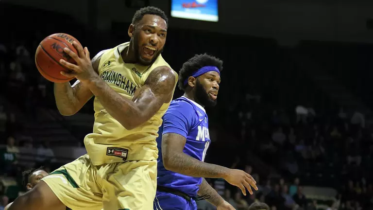 Blazers Topple Memphis in Bartow Classic