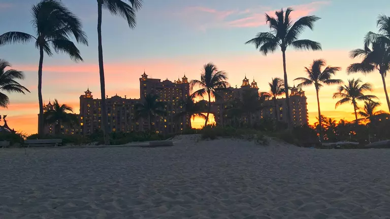 Blazers Arrive in Nassau to Kick off Bowl Week