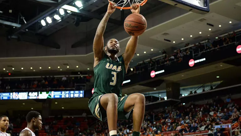 Blazers Drop Heartbreaker at Auburn