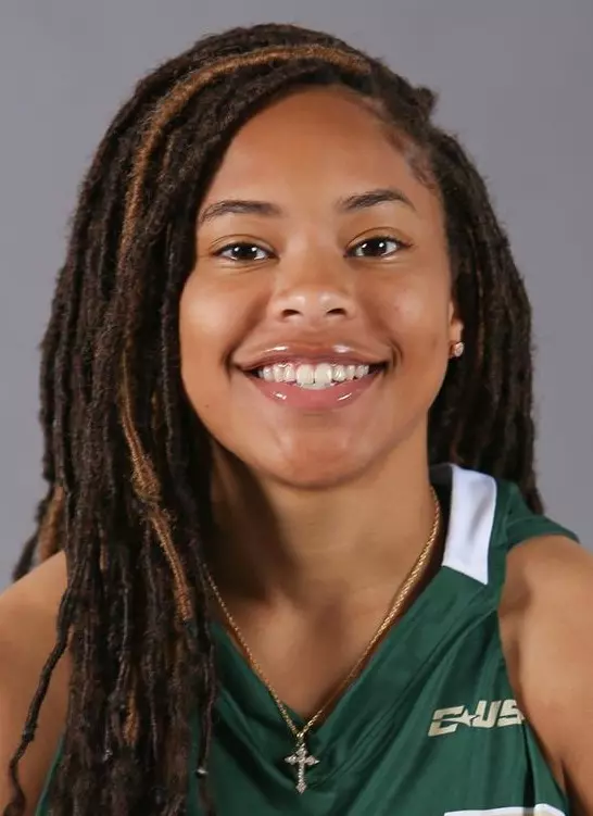 Miyah Barnes Headshot