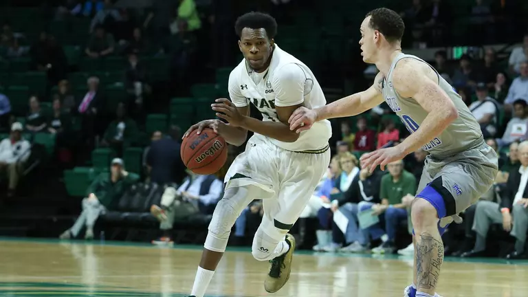 Blazers Dominant in Victory over Mississippi College