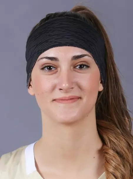 Angela Vendrell Headshot