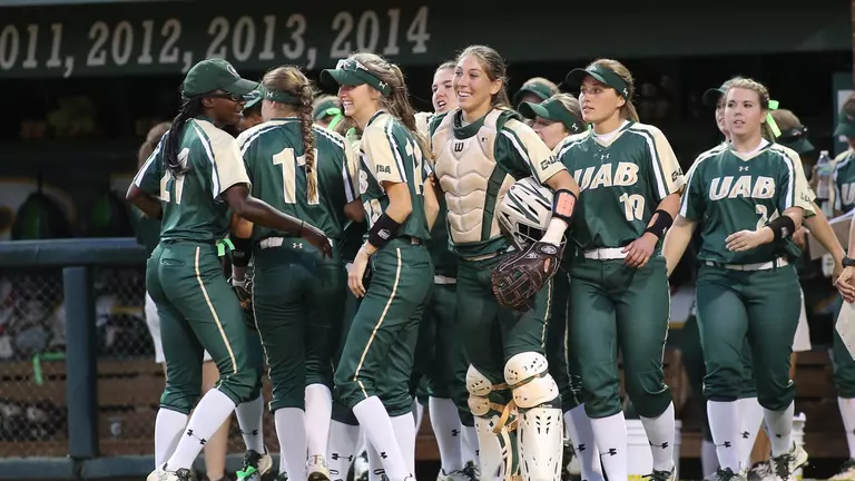 UAB Softball Hosts Blazer Bash