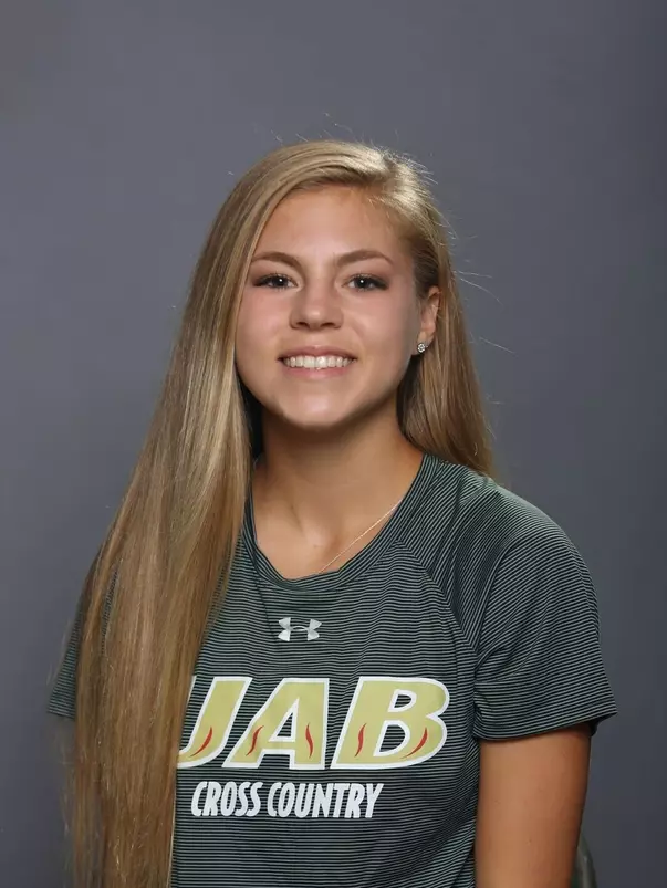 Jenna Hinds Headshot