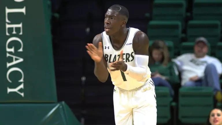 Blazers Hold Off Privateers for 75-68 Victory