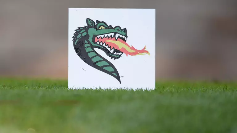 Blazers Sit in Third After Two Rounds at Starmount Fall Classic