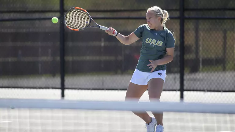 Women’s Tennis Travels to Hattiesburg to Face Southern Miss