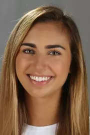 Anna D'Cruz headshot