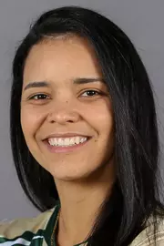 Debora Fernanda Headshot