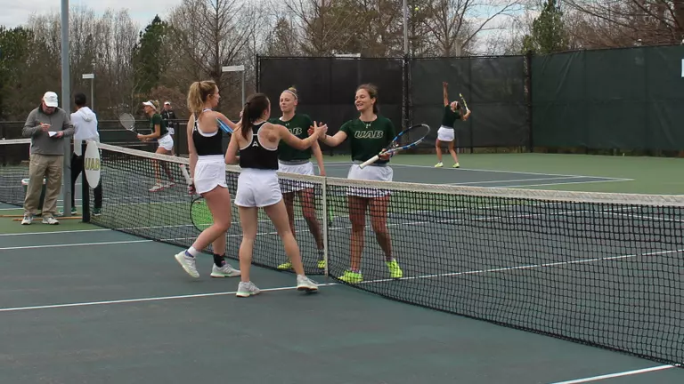 Women’s Tennis Finishes Season on Eight Match Winning Streak