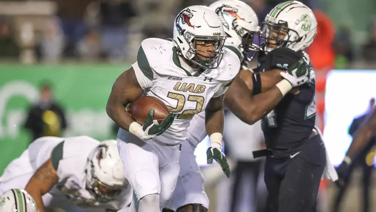 Cash’s Late Interception Secures UAB’s 21-14 Victory at Marshall