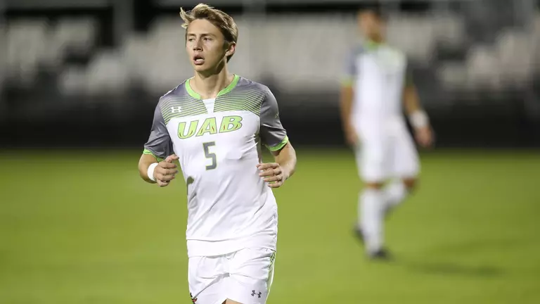 UAB Falls to Dayton 5-1