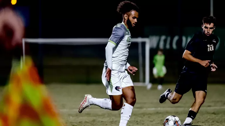 Men's Soccer Celebrates Senior Day in Home Finale