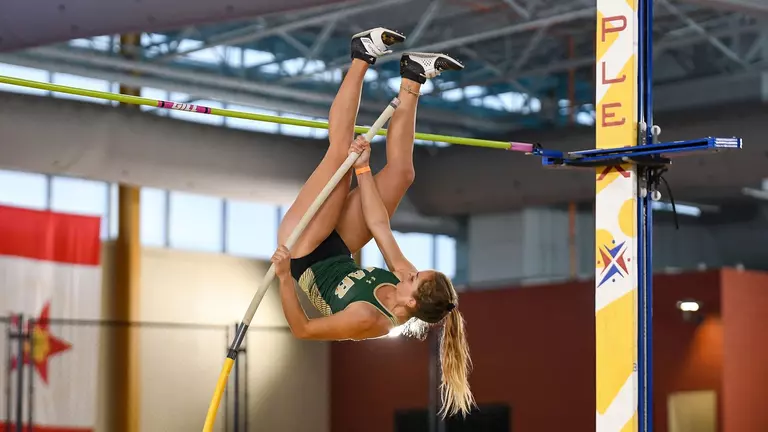 Anna Massa Breaks School Record, 10 Blazers Set PRs at Samford Invite