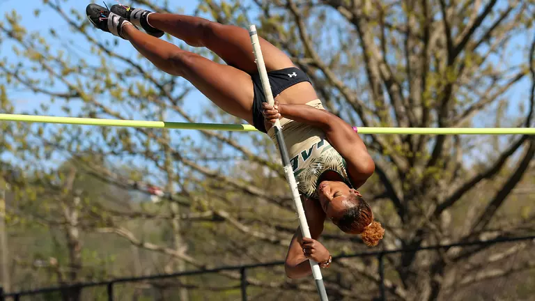 UAB Wins Five Events at Green and Gold Invitational