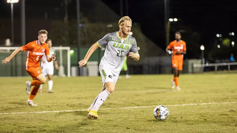 Men's Soccer Opens AAC Play on the Road at No. 18/11 Charlotte