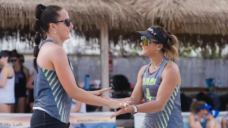UAB Beach Volleyball Goes 2-2 on Opening Weekend in Houston