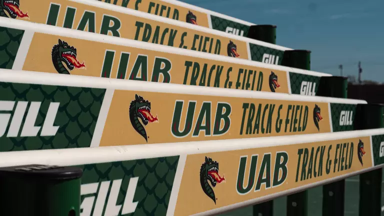 Track & Field Opens Up Outdoor Season at Auburn Meet