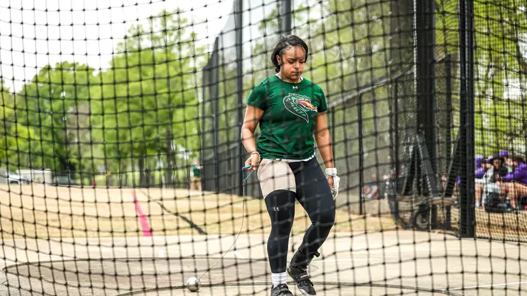 Track & Field Gives a Strong Showing in Day One of Spring Invite