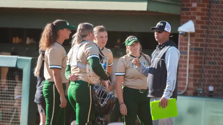 Blazers Split Doubleheader Against LaTech