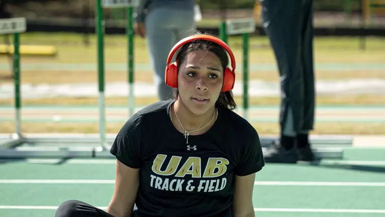 Blazers Track & Field Concludes Final Day of Tennessee Relays