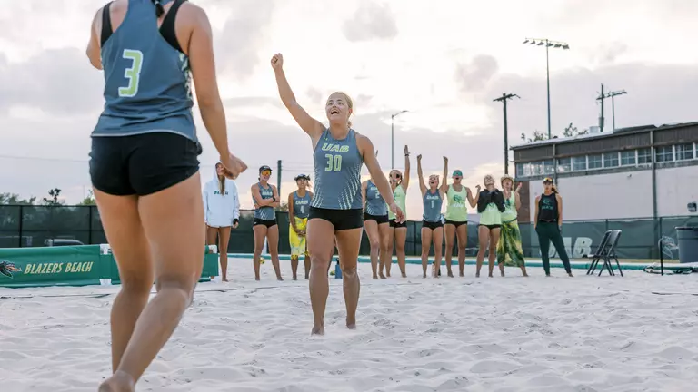 UAB Beach Volleyball Goes 1-3 at GSU Digging Duals