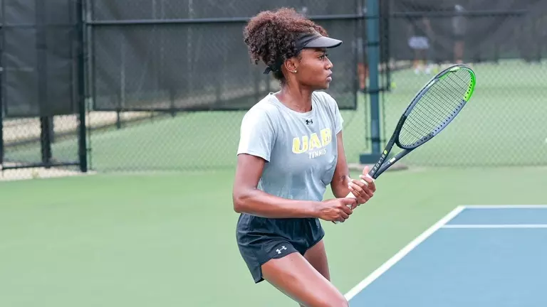 UAB Women’s Tennis Battles Back to Beat Samford