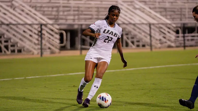 Women’s Soccer Travels to Charlotte