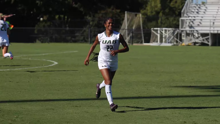 Women’s Soccer Takes Down East Carolina 5-2