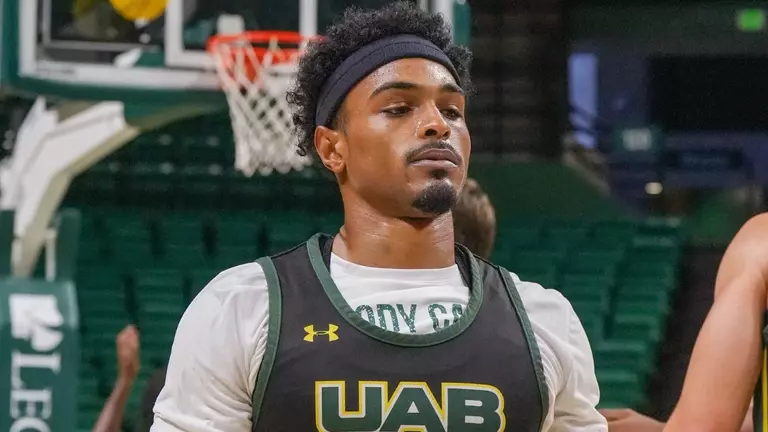 Get to Know Men’s Basketball Transfer Ahmad Robinson