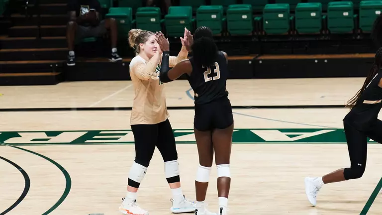 Volleyball Falls to UTSA at Bartow Arena