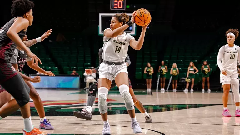 Women’s Basketball Falls at Murray State