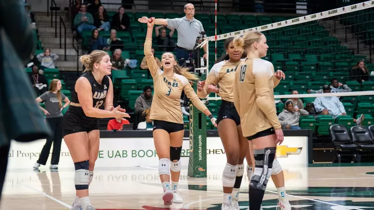 Blazers Win Third In A Row, Sweep Tigers
