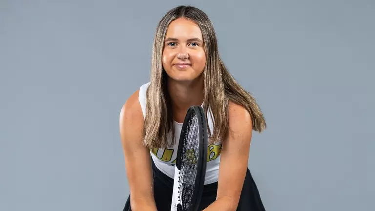 Women’s Tennis Travels Down the Road to Samford