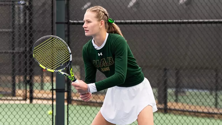 No. 68 Women’s Tennis Defeats Georgia State 4-3 on Senior Day