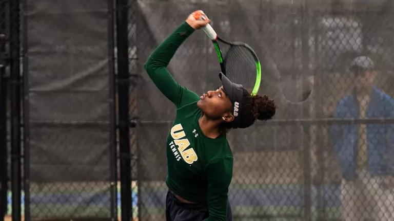 Women’s Tennis Blanks Eastern Kentucky 7-0