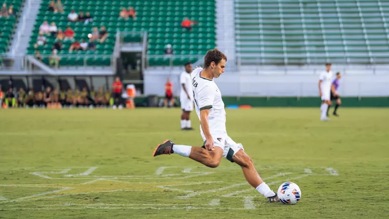Men’s Soccer Drops Season Opener Against Louisville