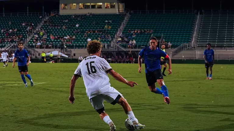 Memphis Scores Late to Beat UAB