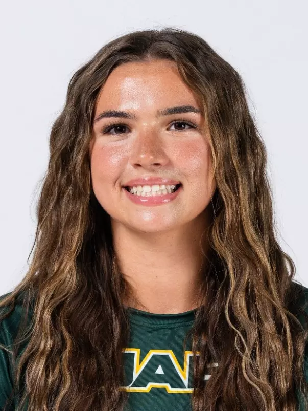Rylee Busse Headshot