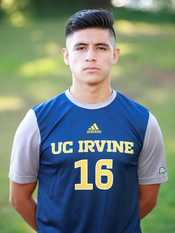alvarenga-beto-uci-msoc-2018-headshot