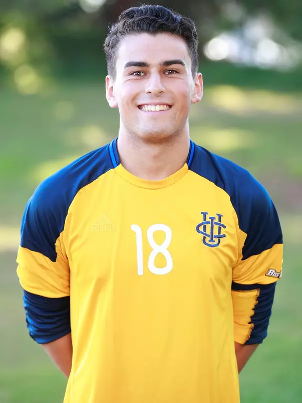 contreras-carlos-uci-msoc-2018-headshot