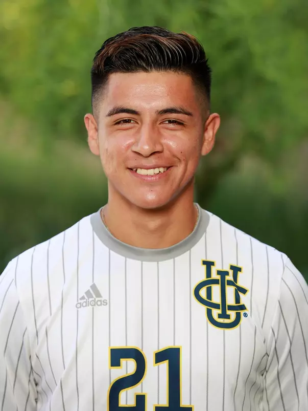 alvarenga-beto-uci-msoc-2019-headshot