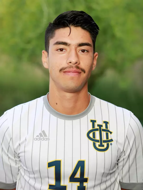 quezada-alvaro-uci-msoc-2019-headshot