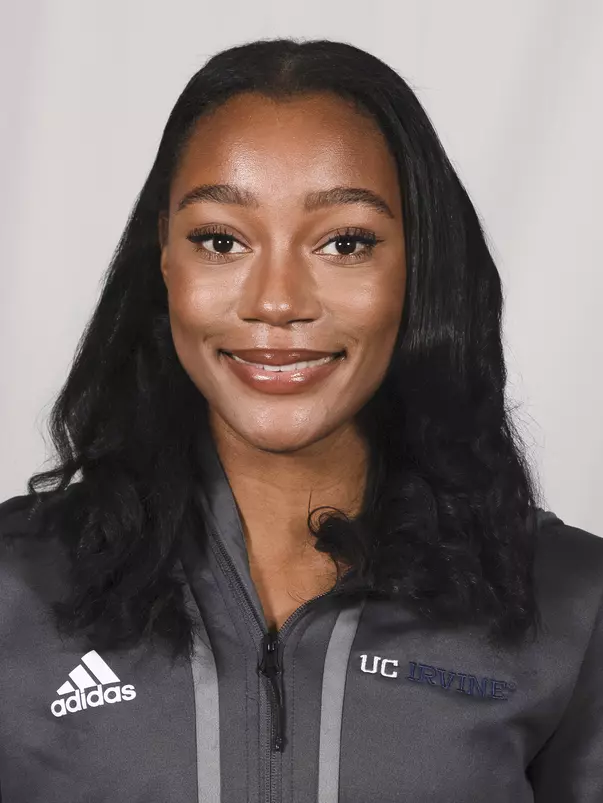 shaelyn-amos-wtrack-2022-mug