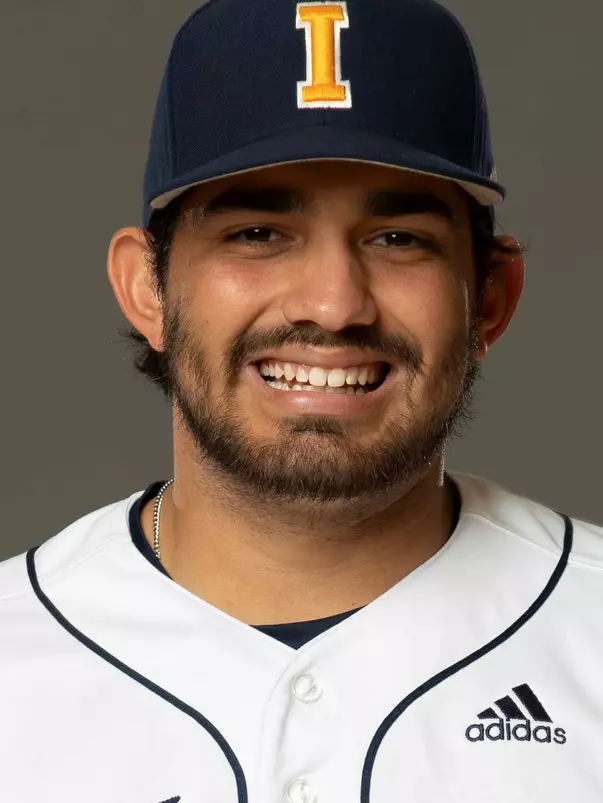 josh-ibarra-uci-bsb-2021-headshot