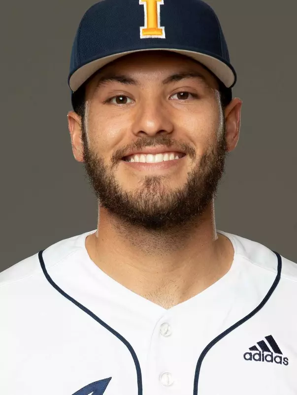 jacob-castro-uci-bsb-2021-headshot